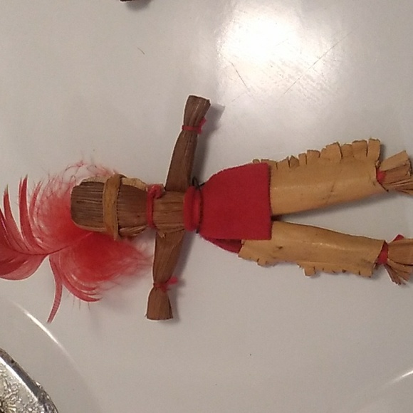 Vintage Handmade Native American Wooden Woven Straw Decorations - Picture 3 of 4